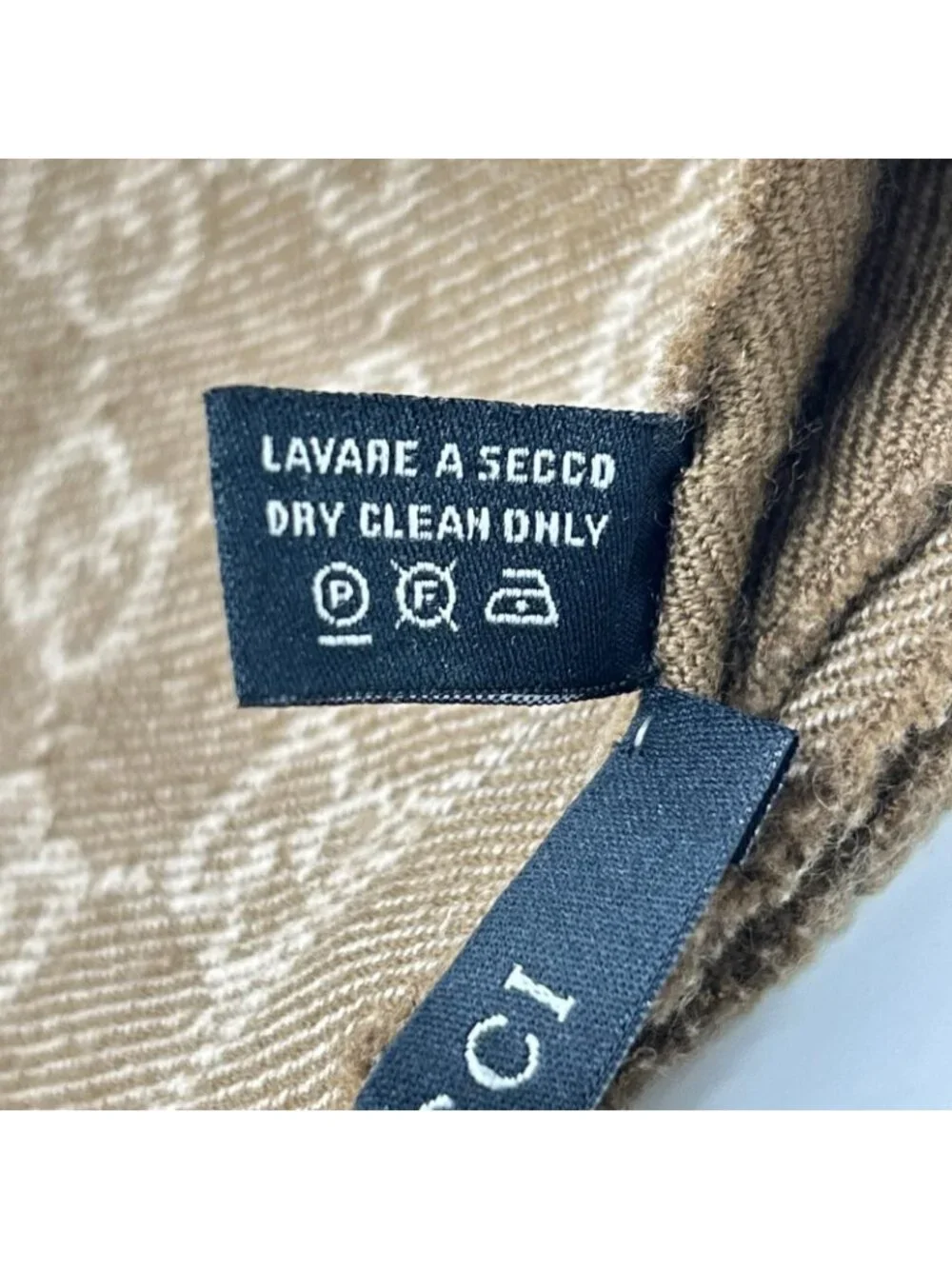 Gucci GG Pattern Fringe Wool Scarf